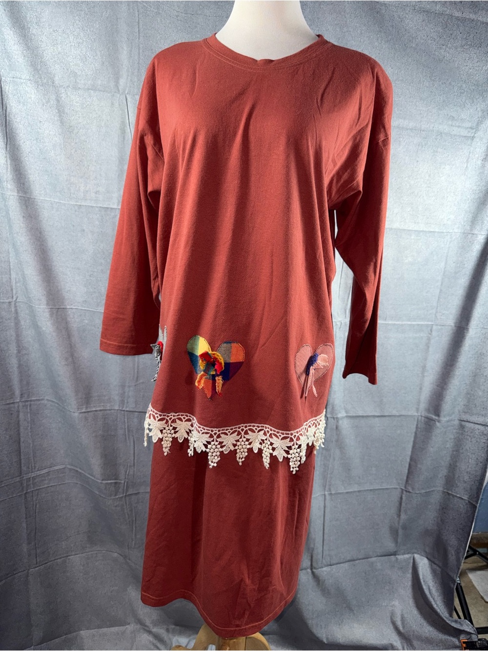 2319-Vintage Emmanuel Long-Sleeve Rust Red Heart-Appliqué Dress with Lace Hem